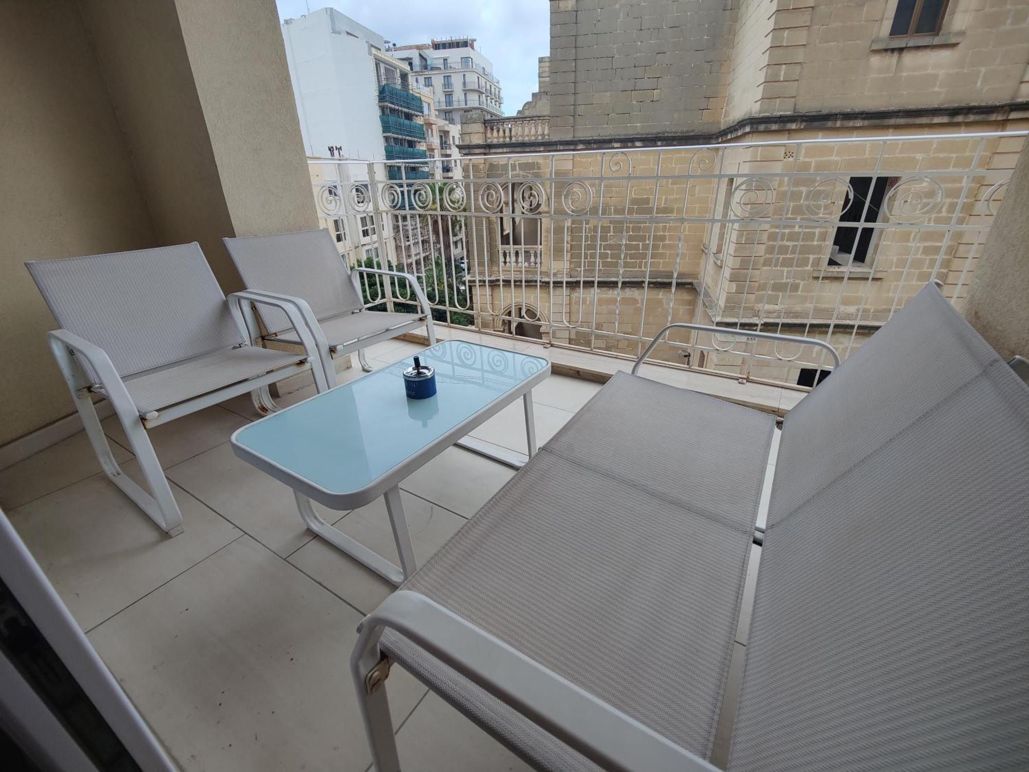 Central Modern Sliema 2 Bedroom Apartment Eksteriør bilde